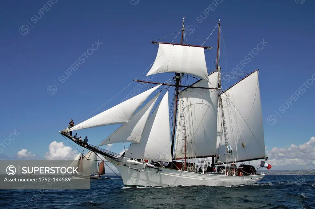France, Finistere, Douarnenez, the Belle Poule, the Navy schooner in the Douarnenez bay in maritime festivals