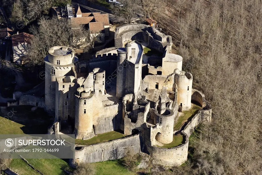 France, Lot et Garonne, St Front sur Lemance, Castle Bonaguil stands on a rocky outcrop and form a single set in Europe illustrate the evolution of de...