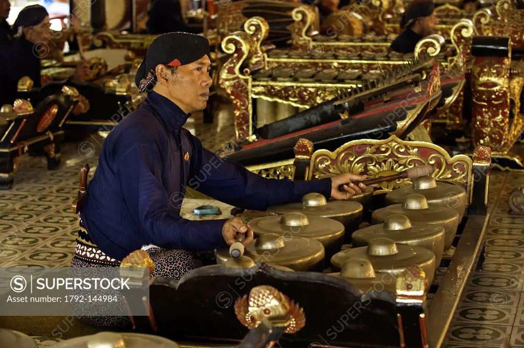 Indonesia, Java, Yogyakarta Region, Yogyakarta, Kraton, sultan palace, gamelan player