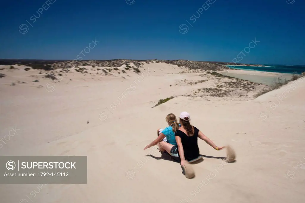 Australia, Western Australia, Coral Bay, dune surfing