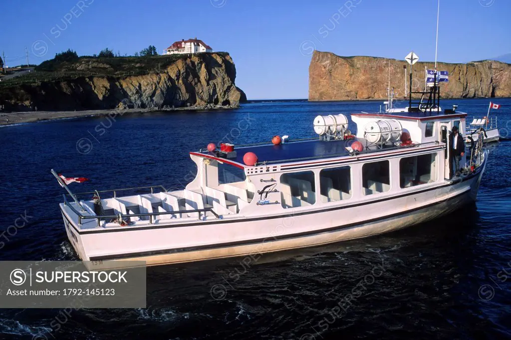 Canada, Quebec Province, Gaspesie, Perce, Rocher Perce, boat connecting to Bonnaventure