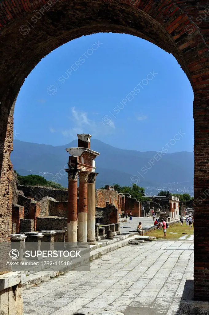 Italy, Campania, Pompei, archeological site listed as World Heritage by UNESCO, the Forum, arco Onorario and Forum