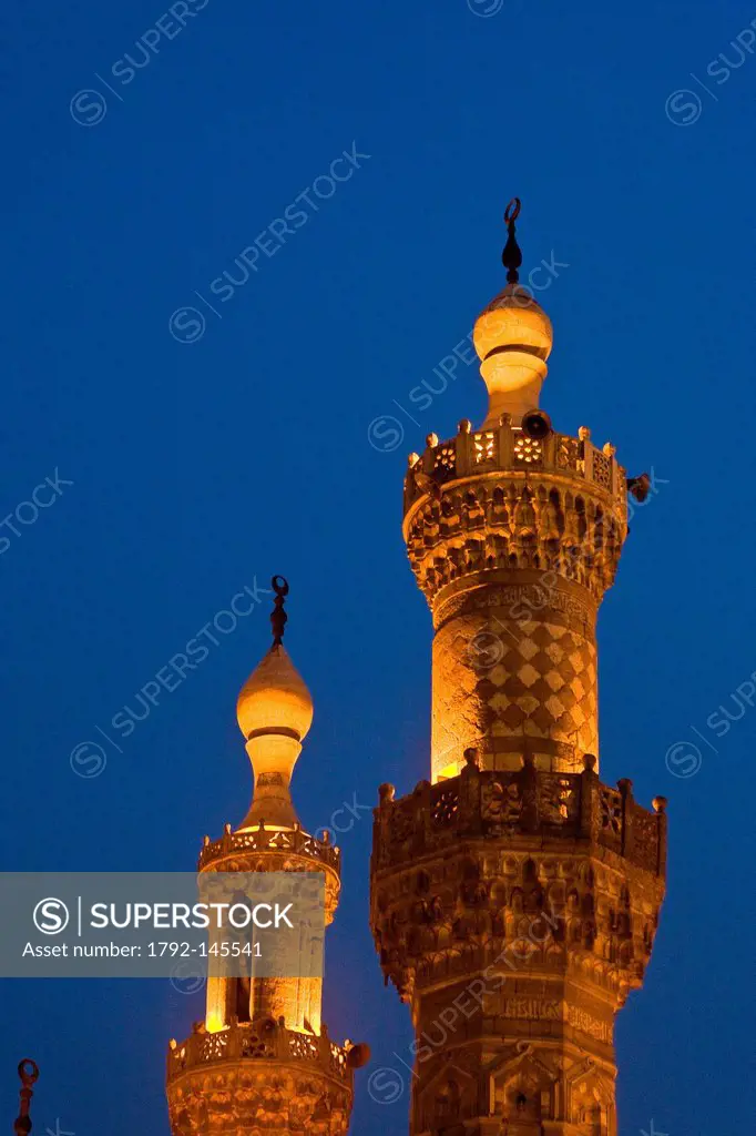 Egypt, Cairo, old town listed as World Heritage by UNESCO, El Azhar mosque minarets