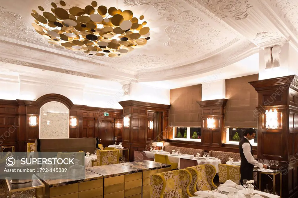 United Kingdom, London, Mayfair, Carlos Place, The Connaught luxury hotel, Hlne Darroze at the Connaught restaurant designed by interior designer Indi...