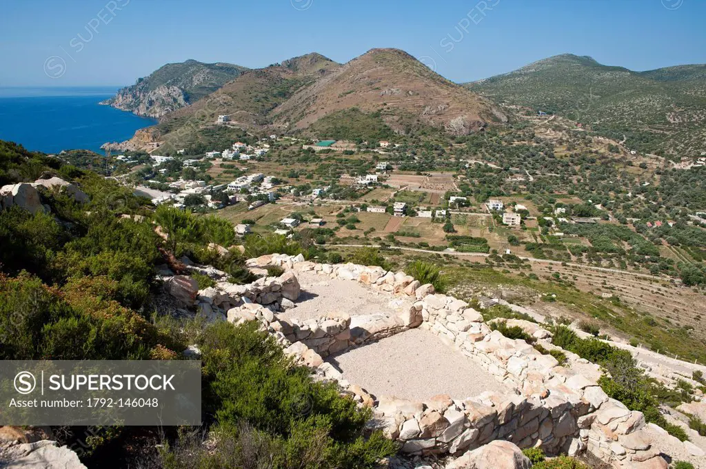 Greece, Chios Island, Emporio, an archaeological site from the 9th century BC dominates the small port, vestiges of house of the 8th_7th century BC