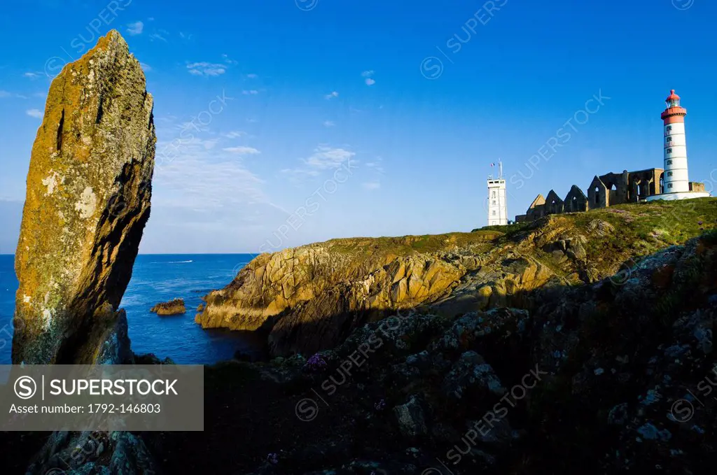 France, Finistere, Plougonvelin, stop on El Camino de Santiago, Pointe de Saint Mathieu, lighthouse and ruined abbey