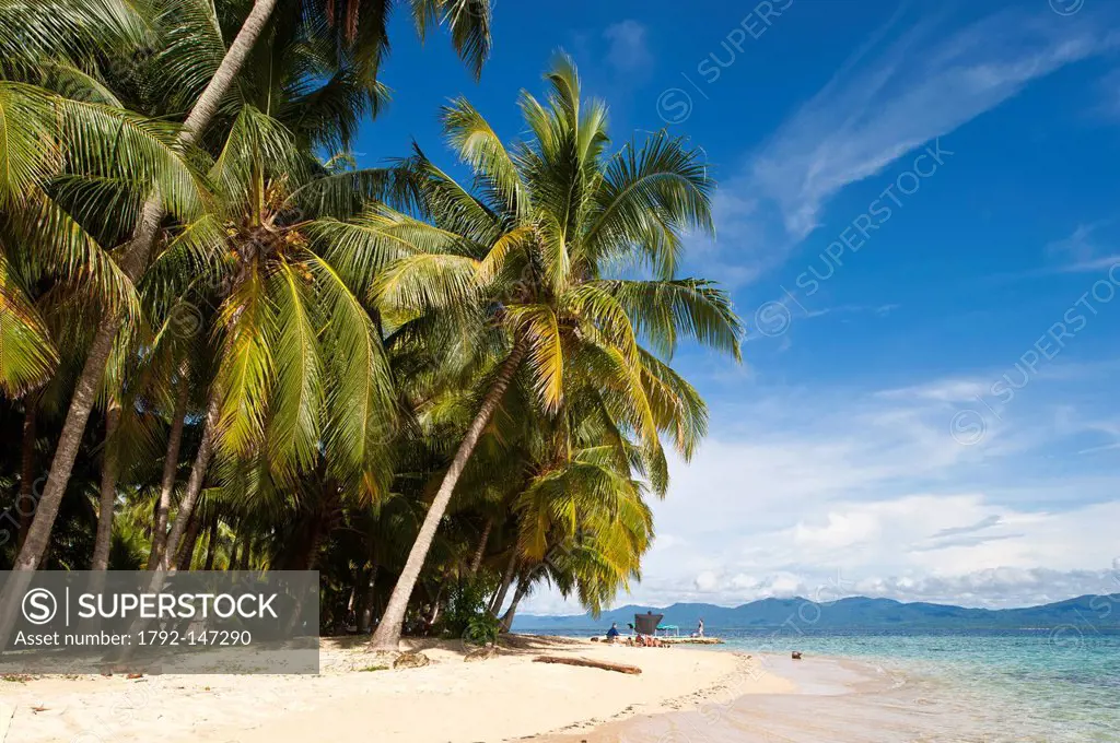 Panama, San Blas archipelago, Kuna Yala autonomous territory, Ailigandi island, one of 378 islands