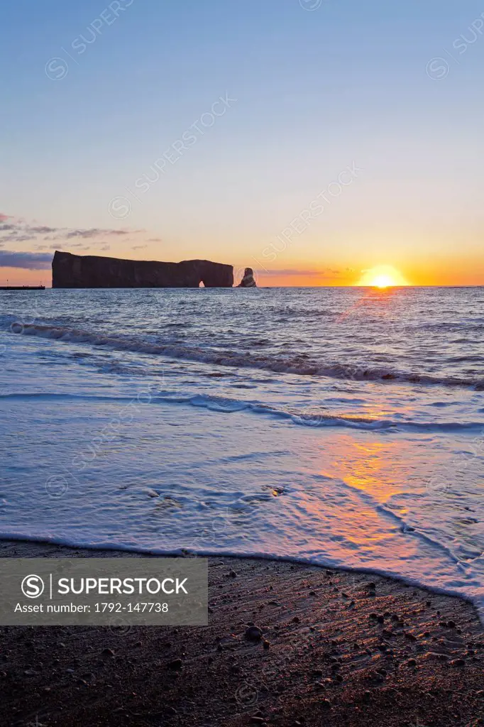 Canada, Quebec Province, Gaspe Peninsula, Perce and its famous Rocher Perce Perce Rock, sunrise