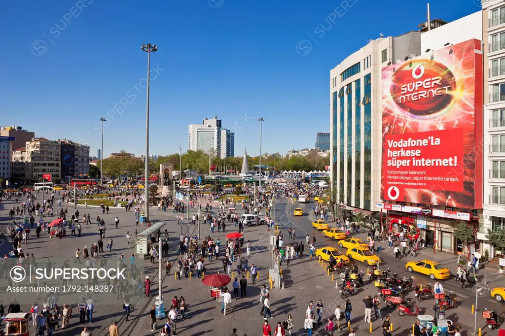 Turkey, Istanbul, Beyoglu, Taksim district, Taksim square