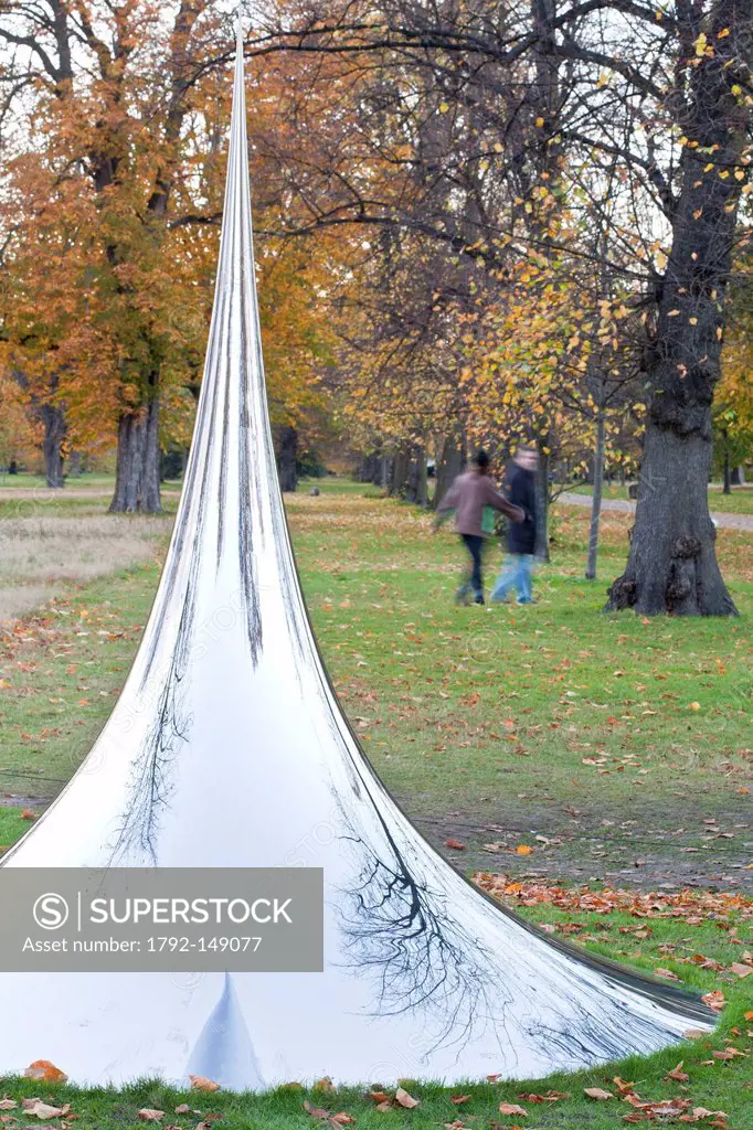 United Kingdom, London, Kensington Gardens, sculpture by artist Anish Kapoor called Non Object Spire and installed in partnership with the Serpentine ...