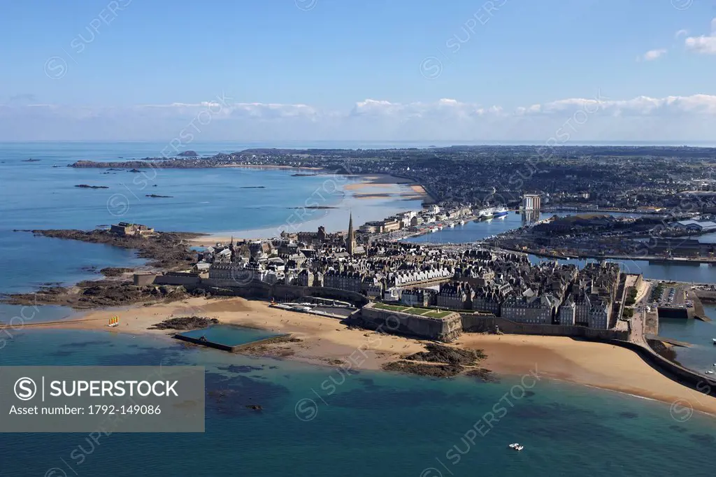 France, Ille et Vilaine, Cote d´Emeraude Emerald Coast, Saint Malo aerial view