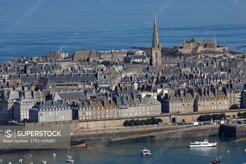 France, Ille et Vilaine, Cote d´Emeraude Emerald Coast, Saint Malo aerial view
