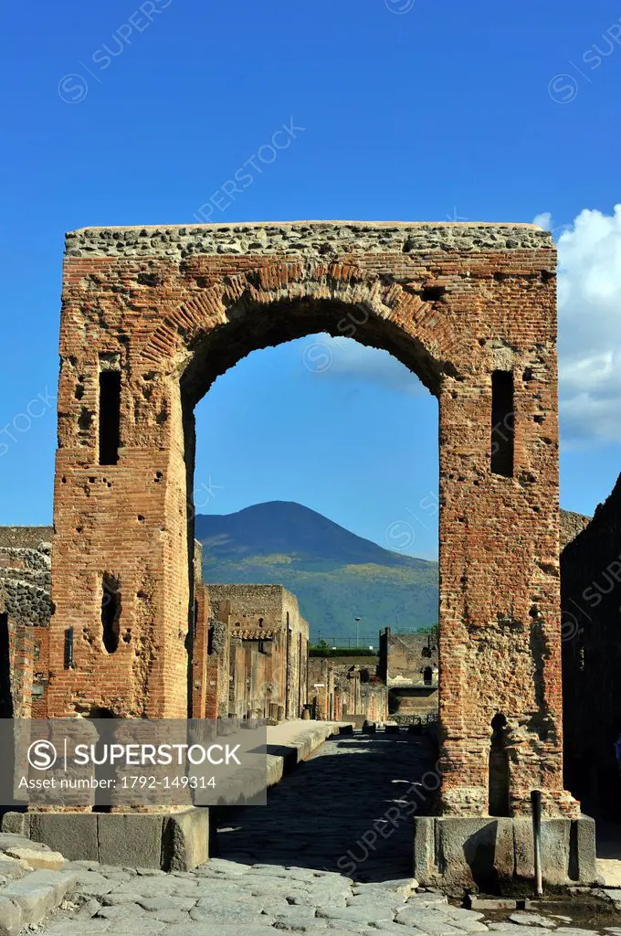 Italy, Campania, Pompei, archeological site listed as World Heritage by UNESCO, the Forum, arco Onorario