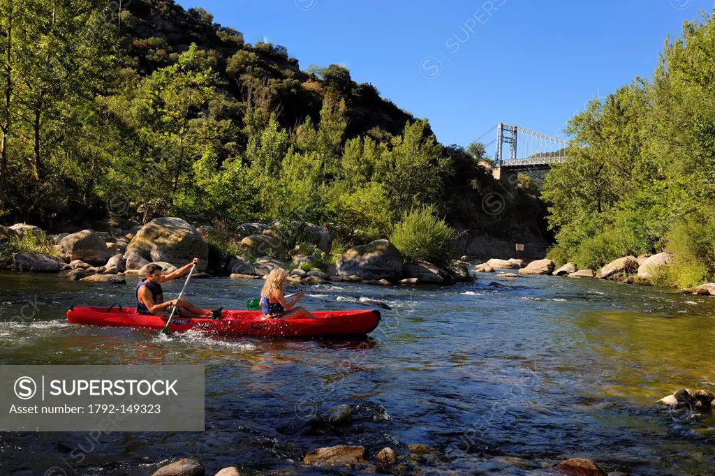 France, Herault, Orb Valley, kayaking on the Orb River at the Moulin de Travassac next to Mons la Trivalle