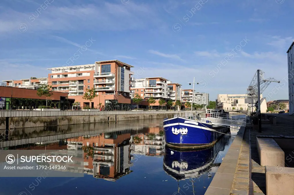 France, Bas Rhin, Strasbourg, development of port du Rhin Rhine´s harbour and conversion of breakwater of Bassin d´Austerlitz, Rivetoile shopping mall