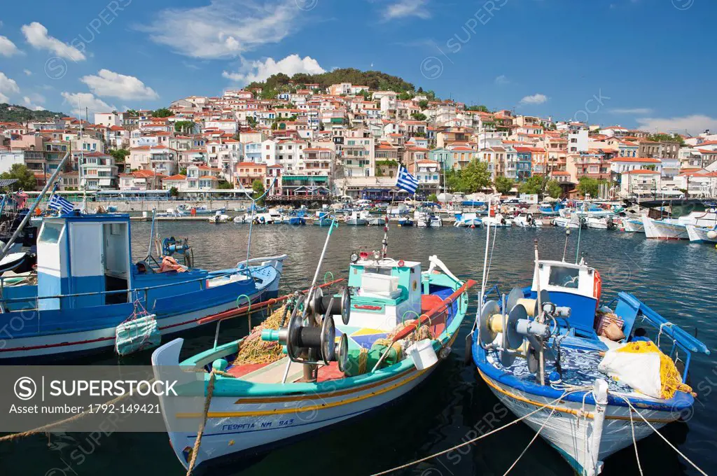 Grce, north east Aegean islands, Lesbos island, Plomari, the harbour on the south coast