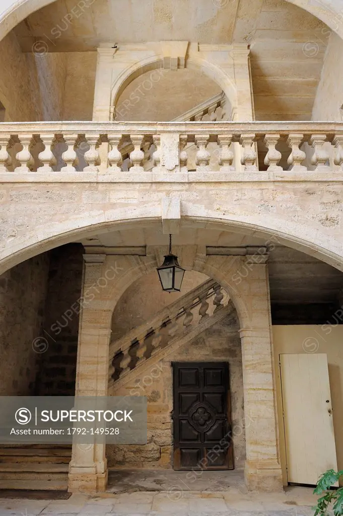 France, Herault, Pezenas, staircase from the Hotel des Landes de Saint Palais, mansion house of the 16th_17th century in Cours Jean Jaures