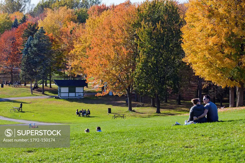Canada, Quebec Province, Montreal, Mount Royal Park, Beaver Lake, the colors of Autumn, couples