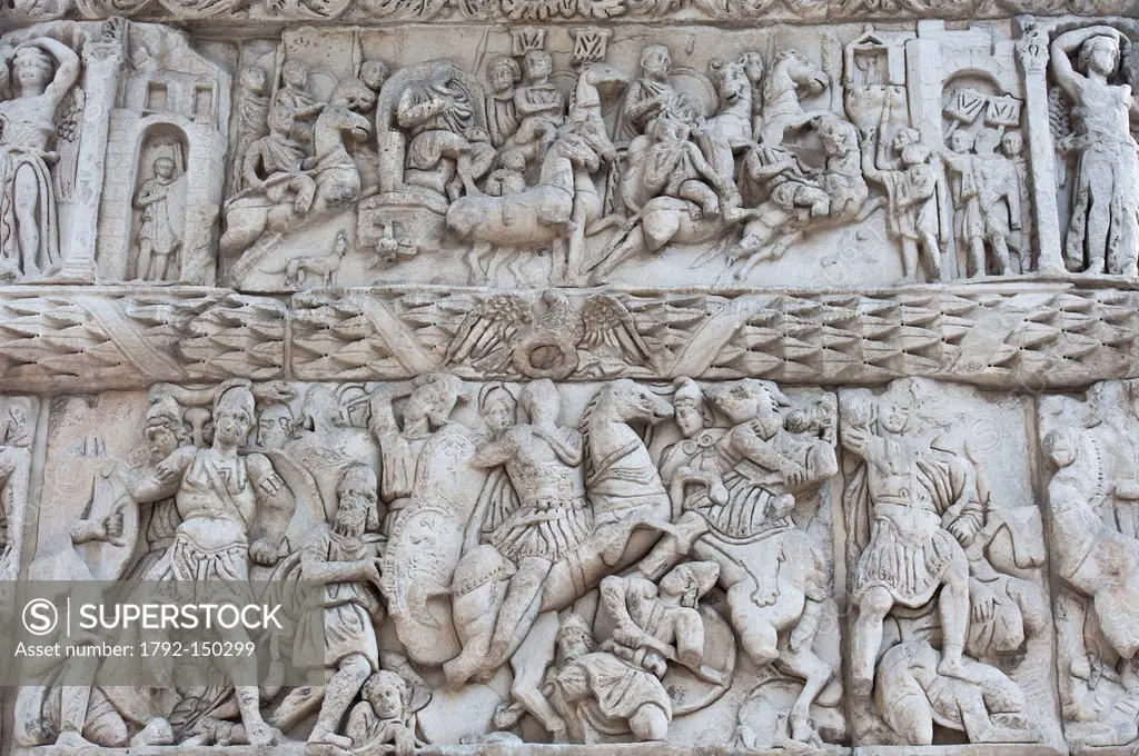 Greece, Macedonia, Thessaloniki, the Arch of Galerius, triumphal arch built in the 4th century to honor the Emperor Galerius, bas_reliefs recounting t...
