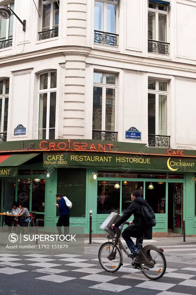 France, Paris, bar restaurant in Rue Montmartre Montmartre street