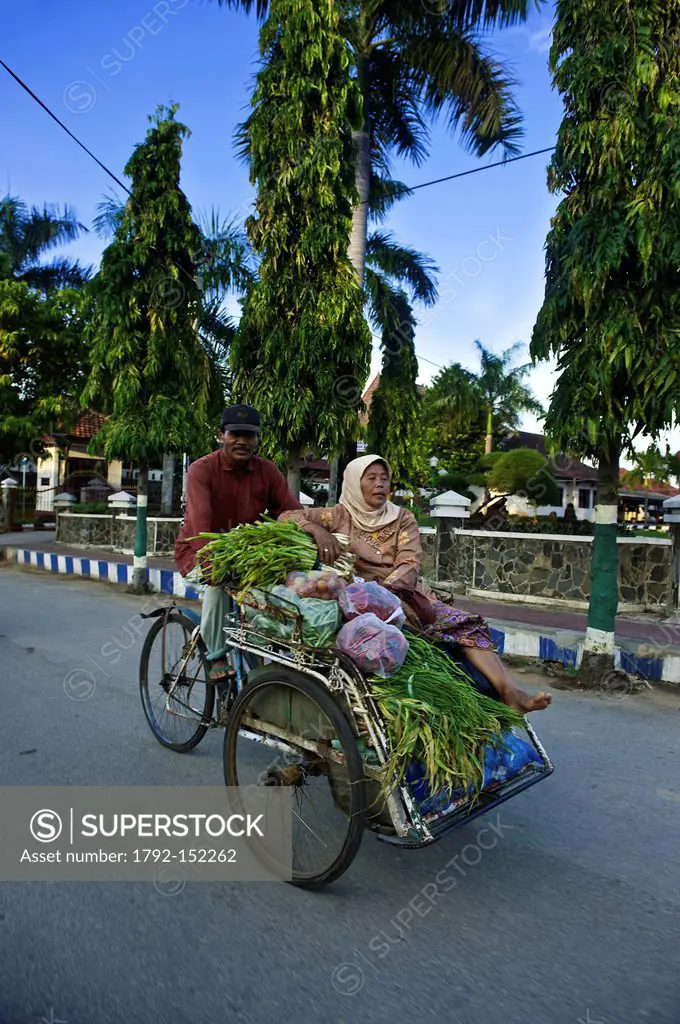 Indonesia, Java, East Java Province, Madura Island, Sumenep, rikshaw