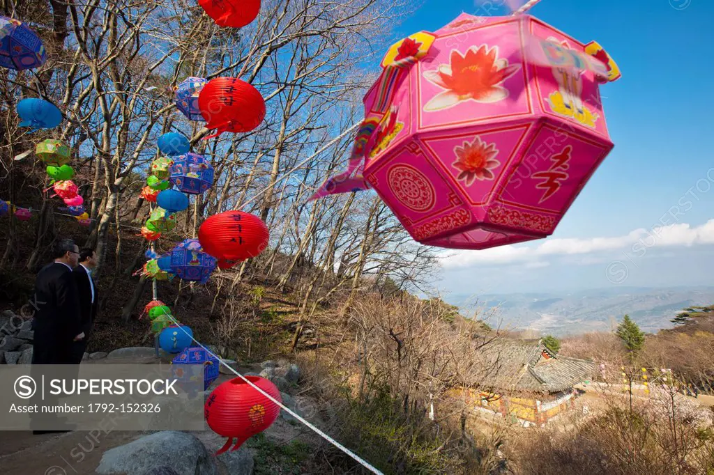 South Korea, North Gyeongsan Province, Gyeongju, historical aera listed as World Heritage by the UNESCO, Seokguram Buddhist Grotto, Buddhist lanterns ...