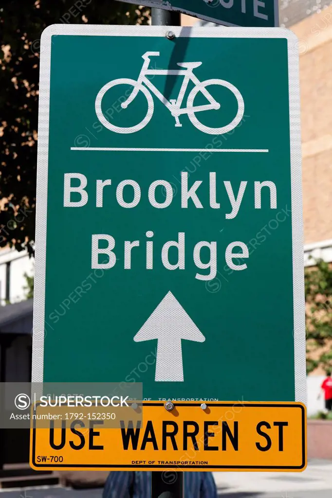 United States, New York City, Manhattan, road sign of cycle track of the Brooklyn Bridge