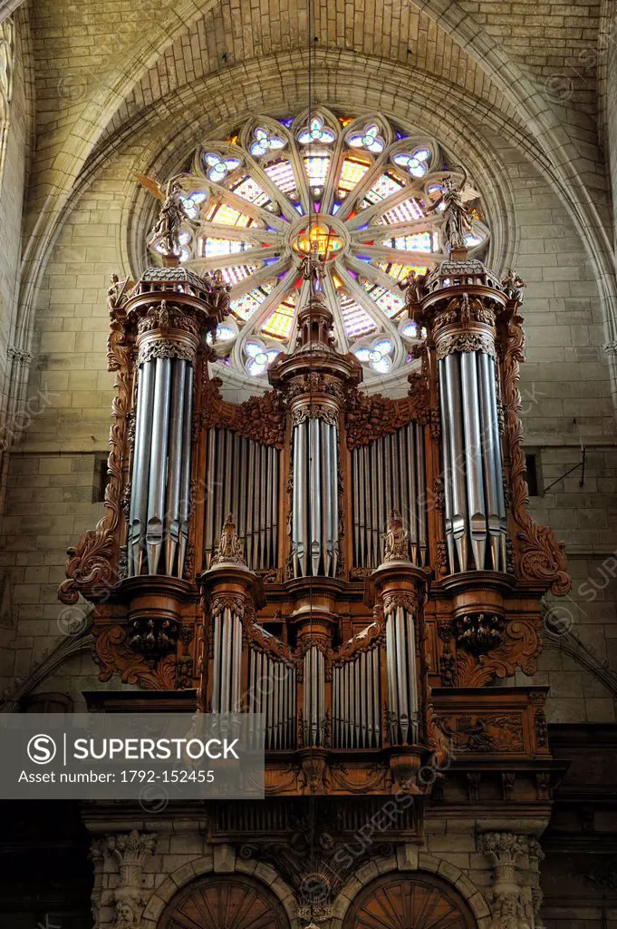 France, Herault, Beziers, St Nazaire Cathedral, the organ