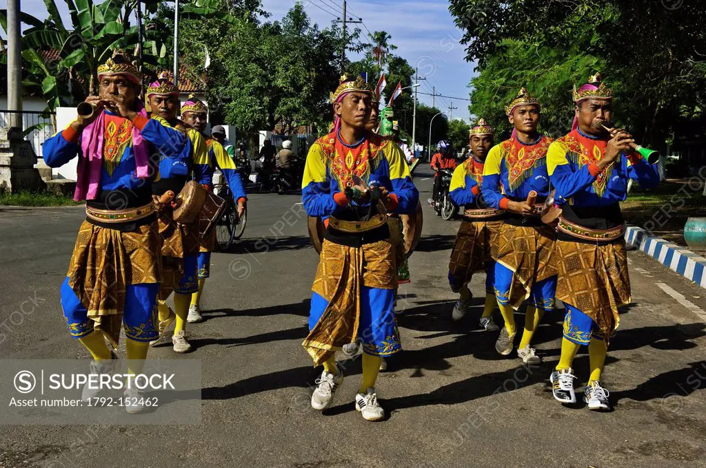 Indonesia, Java, East Java Province, Madura Island, Bangkalan, bull race called Kerapan Sapis, opening ceremony