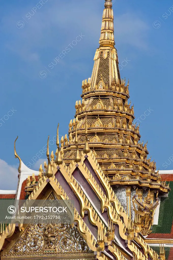 Thailand, Bangkok, Ko Ratanakosin district houses the most famous sites in Bangkok, detail of the Wat Phra Kaew in the Royal Palace