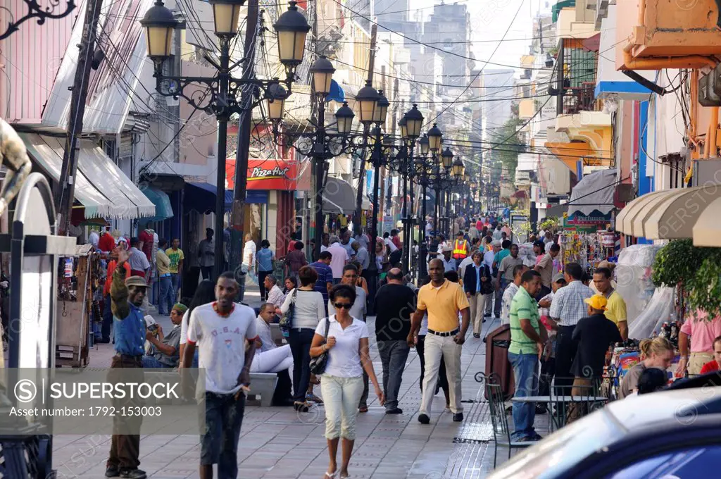 Dominican Republic, Santo Domingo province, Santo Domingo, colonial town listed as World Heritage by UNESCO, El Conde pedestrian street, center of the...