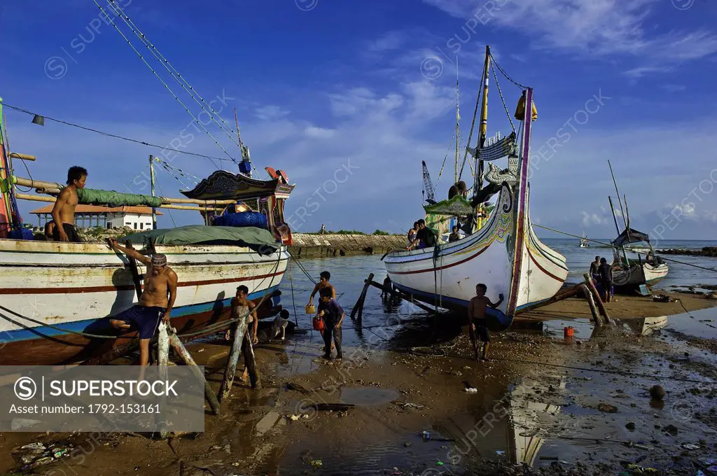 Indonesia, Java, East Java Province, Madura Island, Pasongsongan village, boats called Porsel