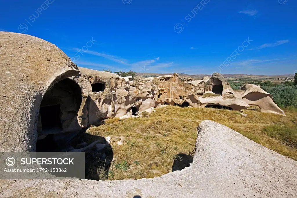Turkey, Central Anatolia, Cappadocia, listed as World Heritage by UNESCO, Guselhir, Acik Saray, monastic block