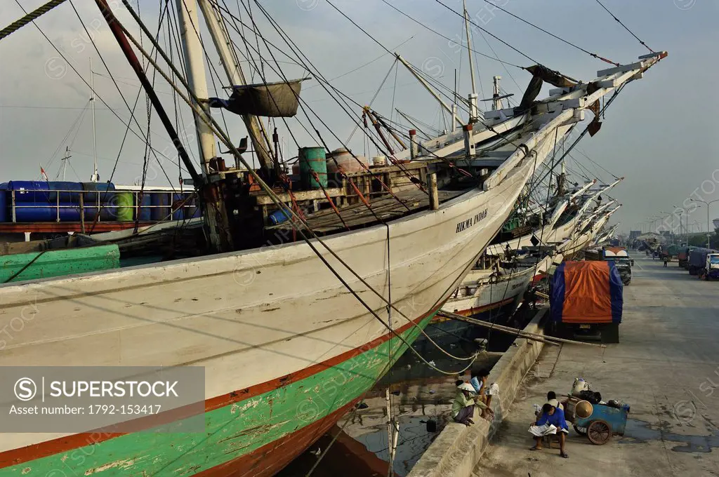 Indonesia, Java, Jakarta, Sunda Kelapa Traditional Seaport, pinisi or phinishi schooners