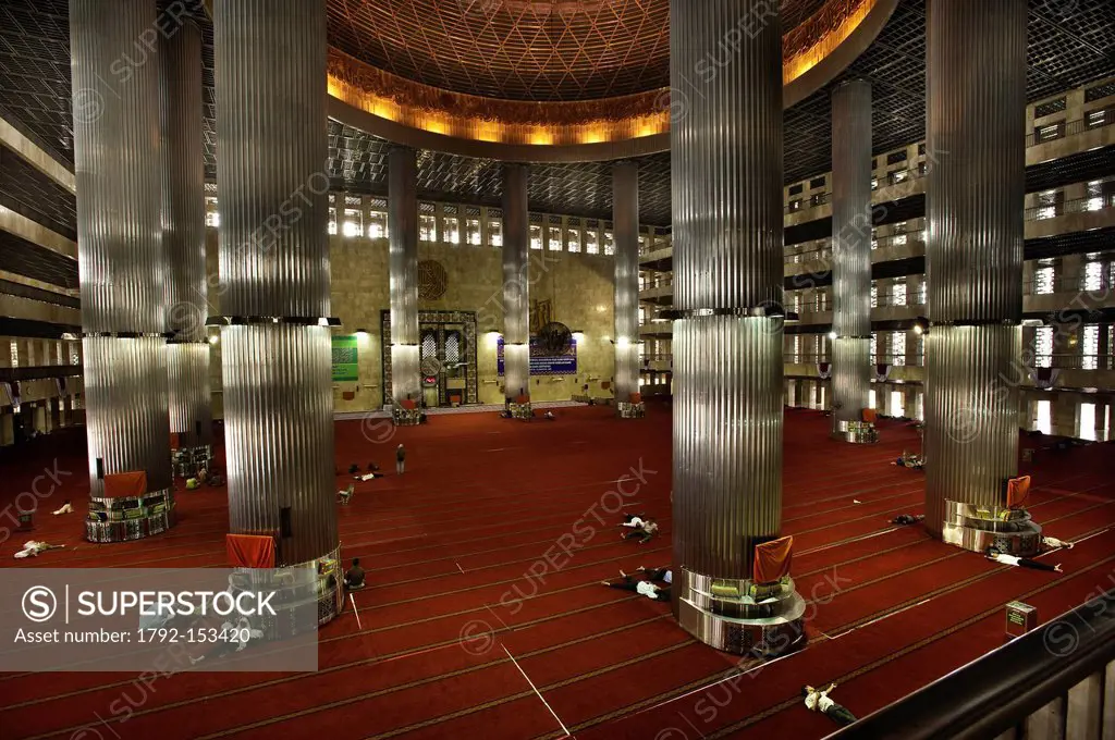 Indonesia, Java, Jakarta, Istiqlal or Masjid Istiqlal Mosque, the biggest Mosque in Asia