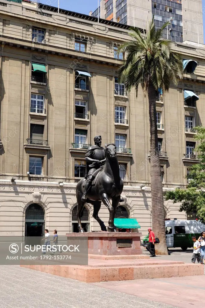 Chile, Santiago de Chile, statue of Pedro de Valdivia in the Plaza de Armas in Santiago de Chile