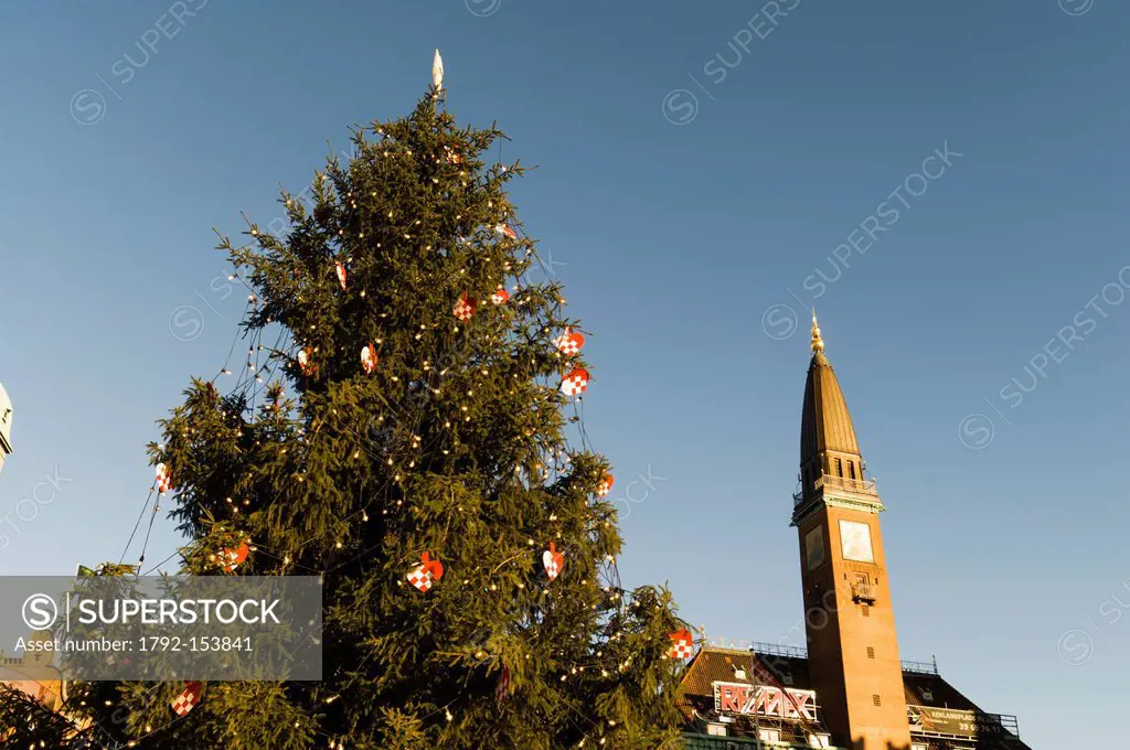 Denmark, Zealand, Copenhagen, Radhuspladsen, town hall square at christmas