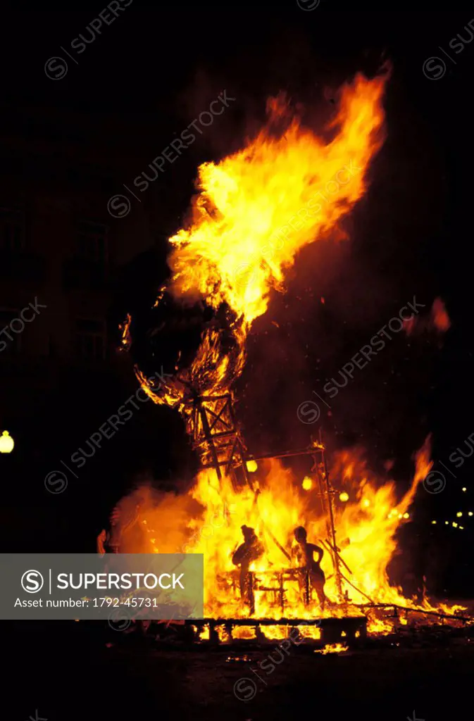 Spain, Valencia, Las Fallas (dummies stake), the Crema (burning the fallas), Falla Almirate Cadarso