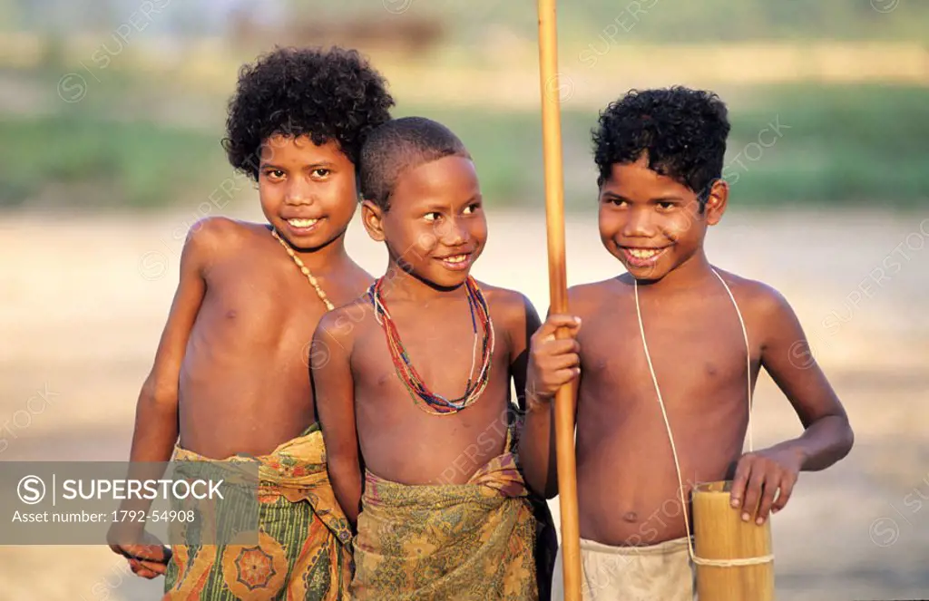 Malaysia, Taman Negara, young native people from Orang Asli tribe