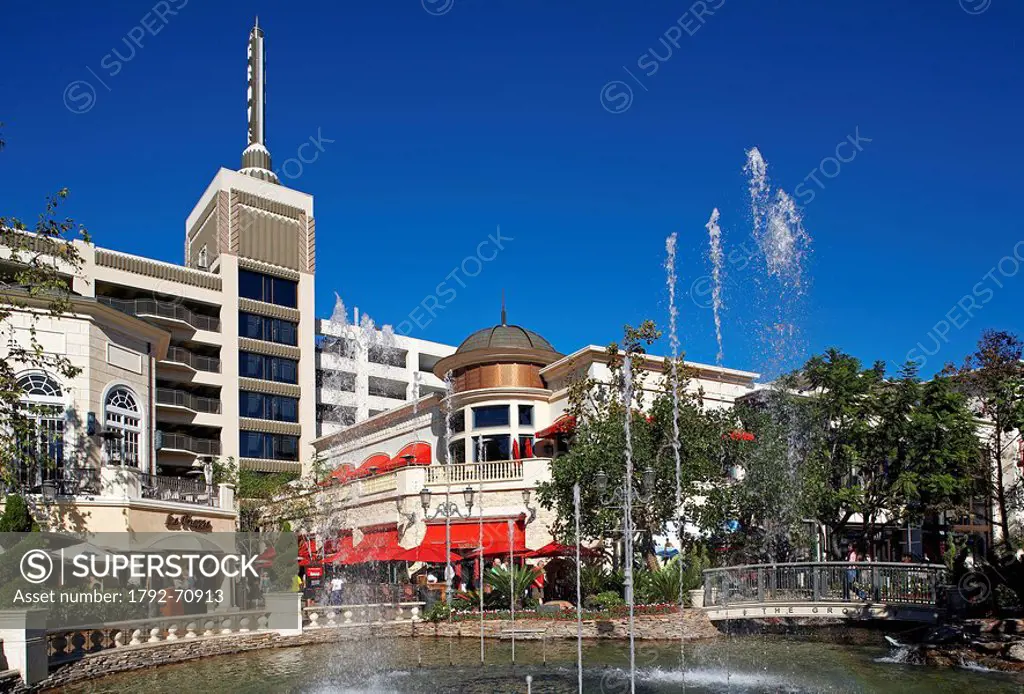 United States, California, Los Angeles, Beverly Hills, The Grove, shopping center and activities, musical fountain