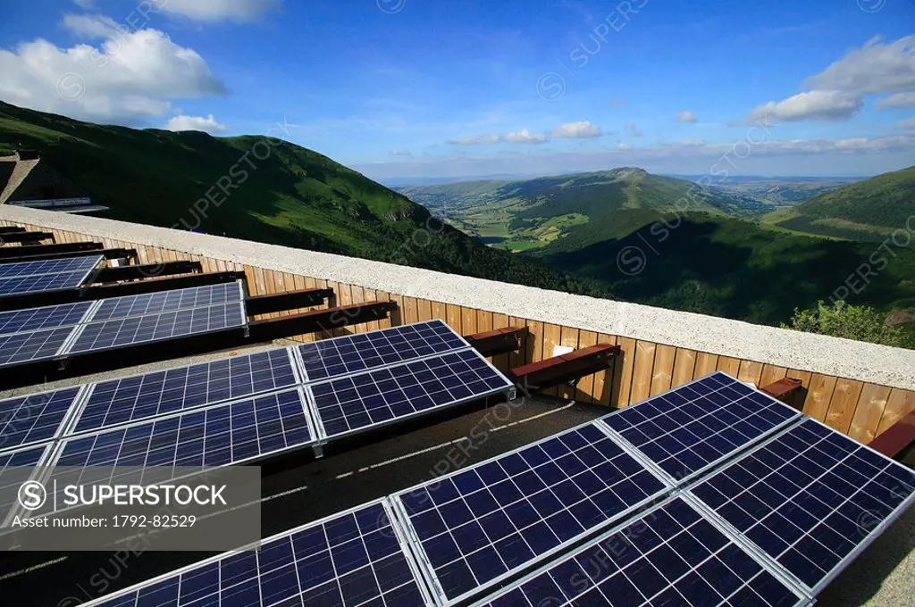 France, Cantal, le Pas_de_Peyrol, monts du cantal, parc des volcans d´ Auvergne, Photovoltaics, a solar power technology on Maison du Puy Mary roof