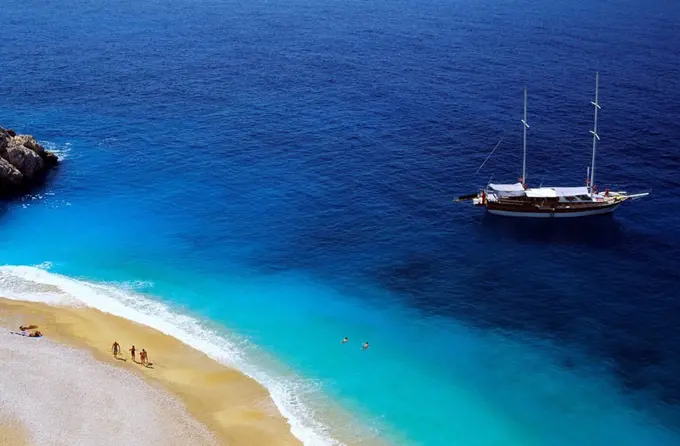 Turkey, Mediterranean region, Turquoise Coast, Kalkan, Kaputas beach, schooner