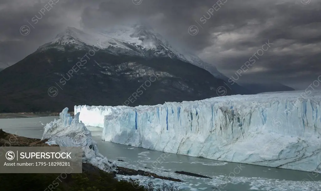 Patagonia, Lake Argentino, Andes Mountains, Perito Moreno Glacier in Patagonia Glaciares National Park