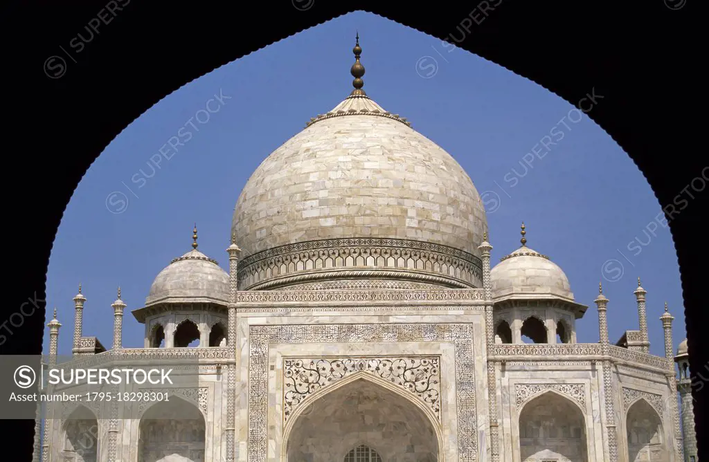 India, Uttar Pradesh, Agra, Architectural detail of Taj Mahal