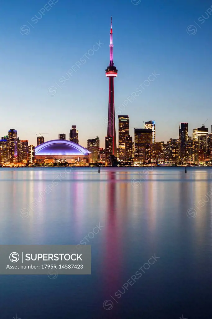 Canada, Ontario, Toronto, Skyline at night