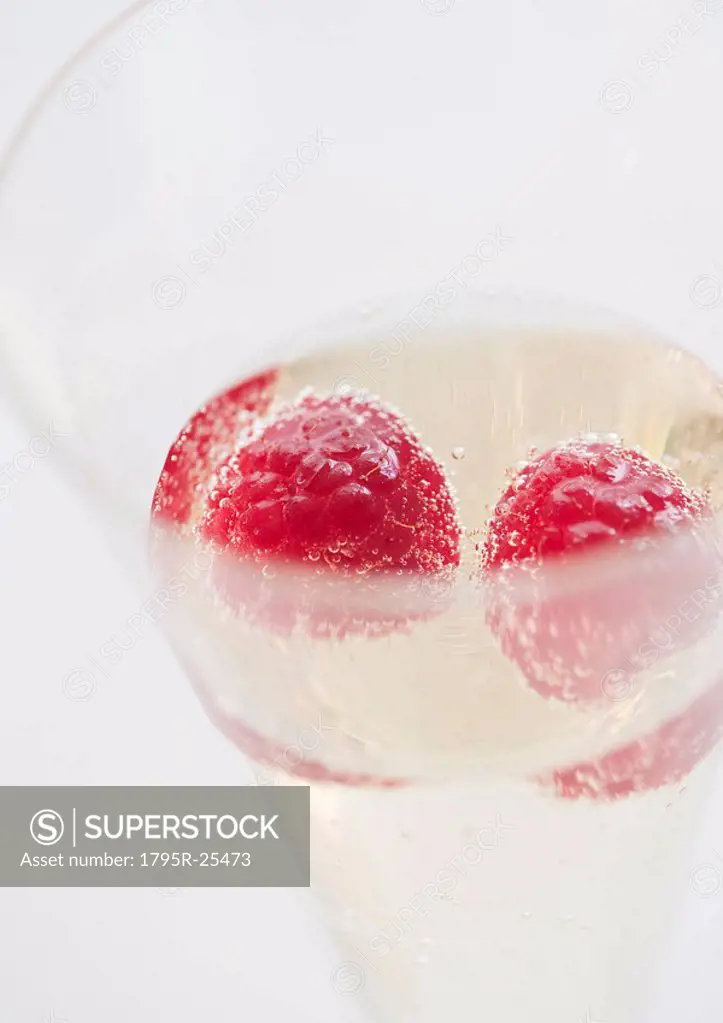 Raspberries in champagne