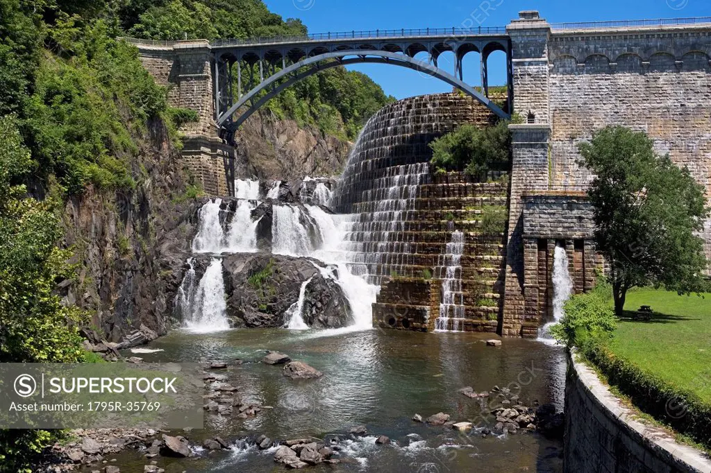 USA, New York State, Croton, Dam and waterfall under bridge