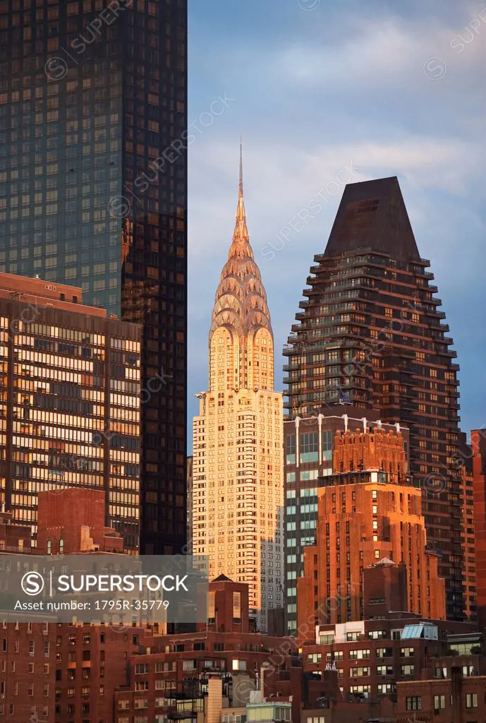 USA, New York State, New York City, Manhattan, Chrysler Building in sunlight