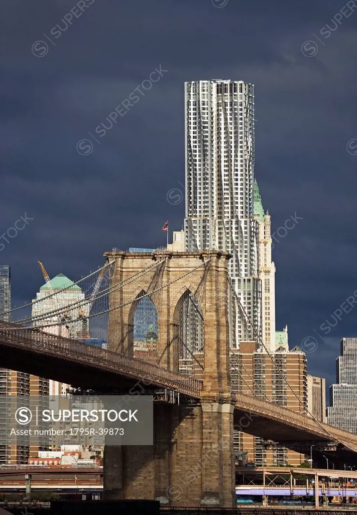 USA, New York City, Manhattan skyline with Brooklyn Bridge