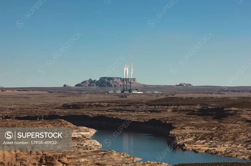 USA, Arizona, Page, Power station in desert near Lake Powell